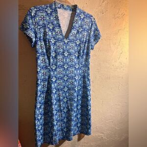 J. McLaughlin Blue and White Patterned Midi Dress